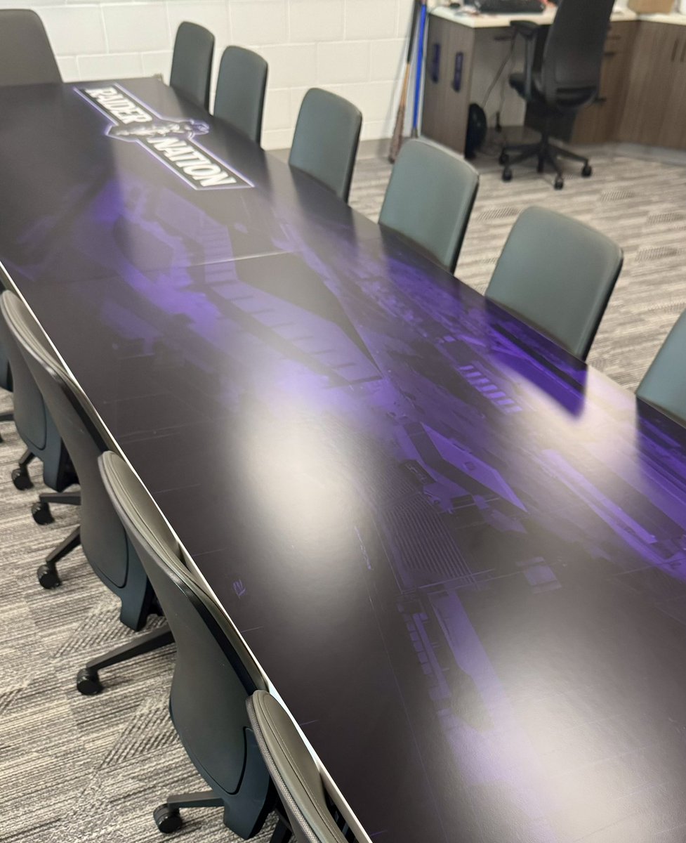 Waterboy_Miles's tweet image. Take game planning with your team to the next level with custom table wraps from @waterboy_tx…they can even be dry erase!
Email/DM/text/call for a quote today!
-
#WaterboyGraphics #WeBrandBig #WhenCultureMatters #CampusBranding #SchoolBranding #Branding