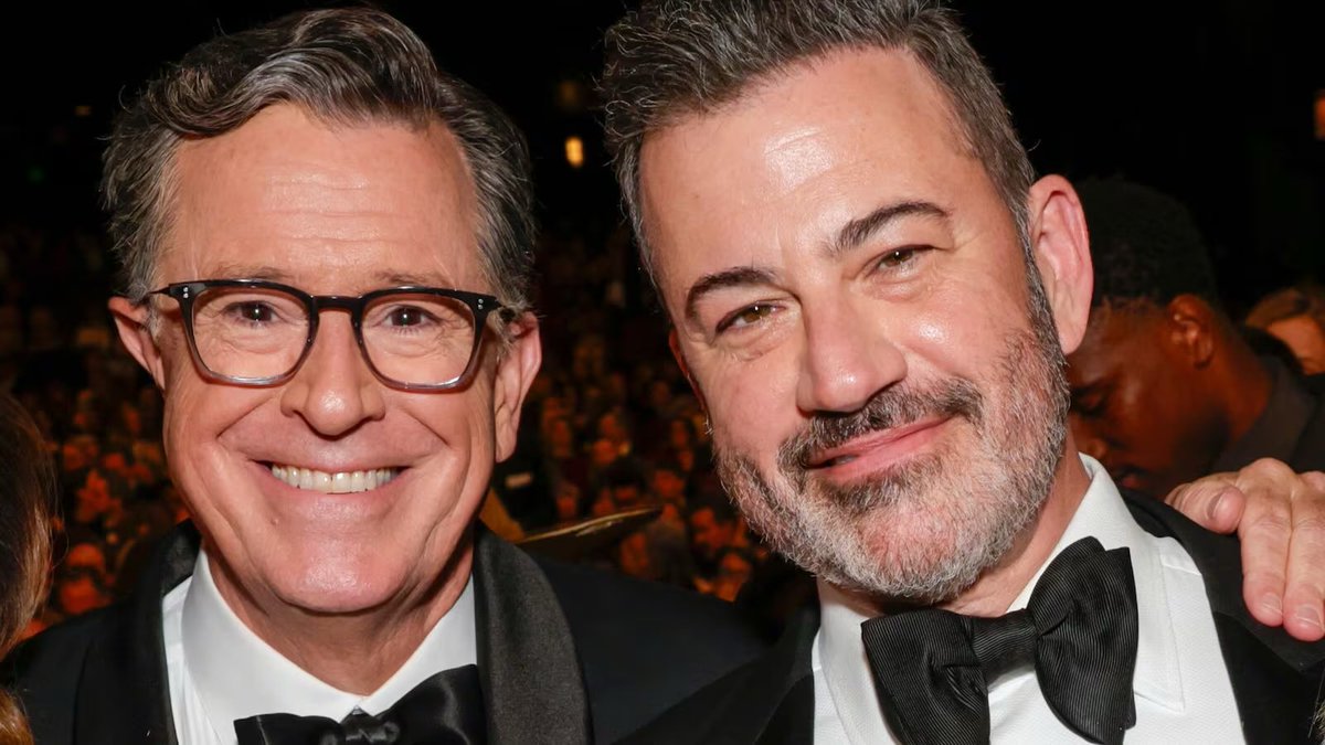 Stephen Colbert shows support for Jimmy Kimmel and calls Trump an ‘autocrat’ during the opening monologue of his show tonight:

“This is blatant censorship. With an autocrat, you cannot give an inch. Jimmy, I stand with you and your staff 100%”

Who stands with Jimmy Kimmel? 🙋🏾‍♂️