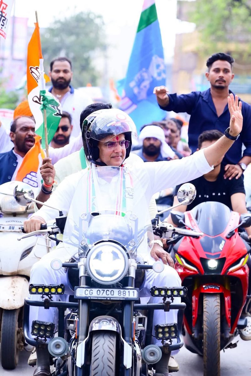 MukeshDevGurja2's tweet image. सचिन पायलट एक ऐसा नाम 
जिसे भारतीय राजनीत में स्वच्छ छवि 
के साथ जनसेवा व धैर्य के लिए जाना जाता है..!!!