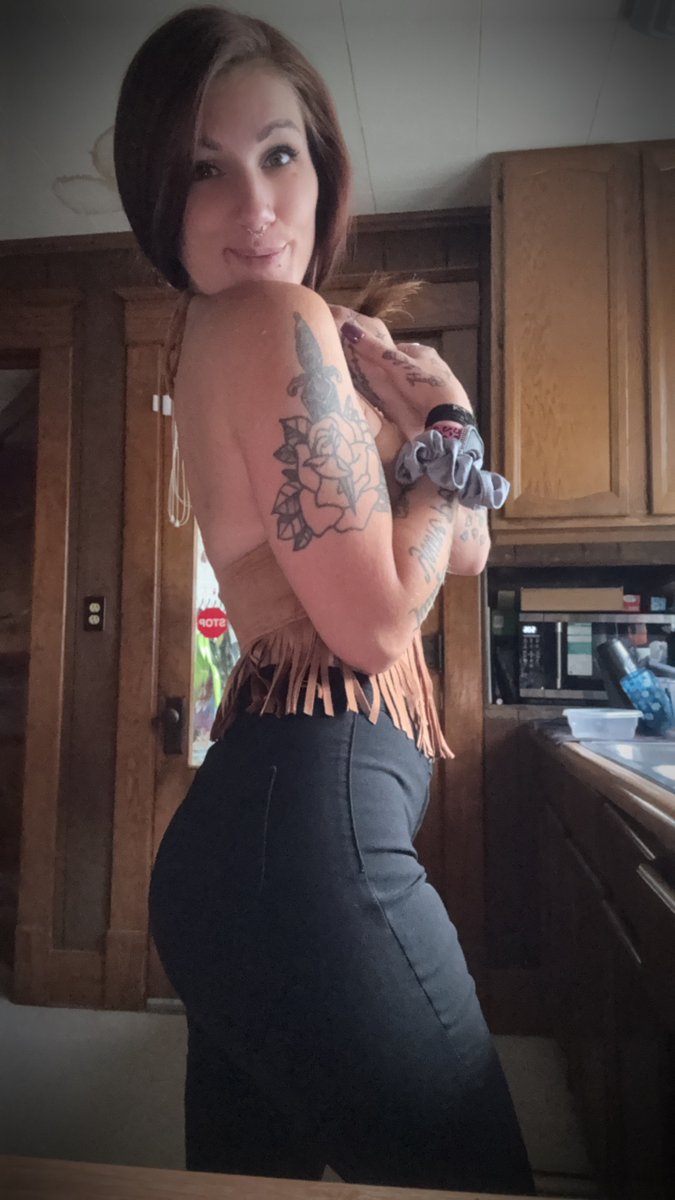 tattedbitch458's tweet photo. Just updating my “this is her” pictures. Glow up over the past 10 years. 🫶🏼 https://t.co/NJn5IVwraS