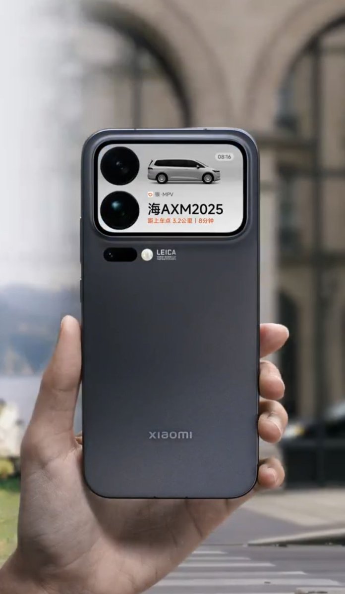 That_Kartikey's tweet image. Xiaomi 17 Pro Max:
From the Rear secondary screen you can make phone calls, check your vehicle status, and of course the ace of all, you can use it as viewfinder to click pictures from high quality rear cameras 🤳