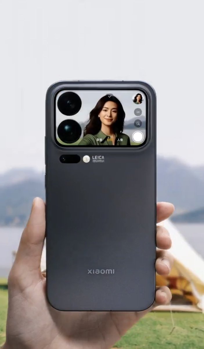 That_Kartikey's tweet image. Xiaomi 17 Pro Max:
From the Rear secondary screen you can make phone calls, check your vehicle status, and of course the ace of all, you can use it as viewfinder to click pictures from high quality rear cameras 🤳