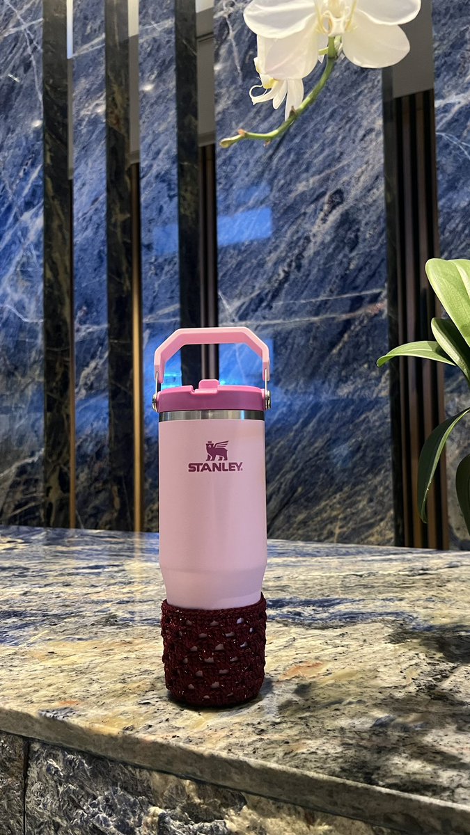 shunsational's tweet photo. @salshaindr Ikutan sal🤣 yg cari tumbler holder rajut boleh dm atau cek instagram @rajutanshania yaa! Harga start 28K - 68K thank youu🫶🏻 https://t.co/oZFcpVxnEy