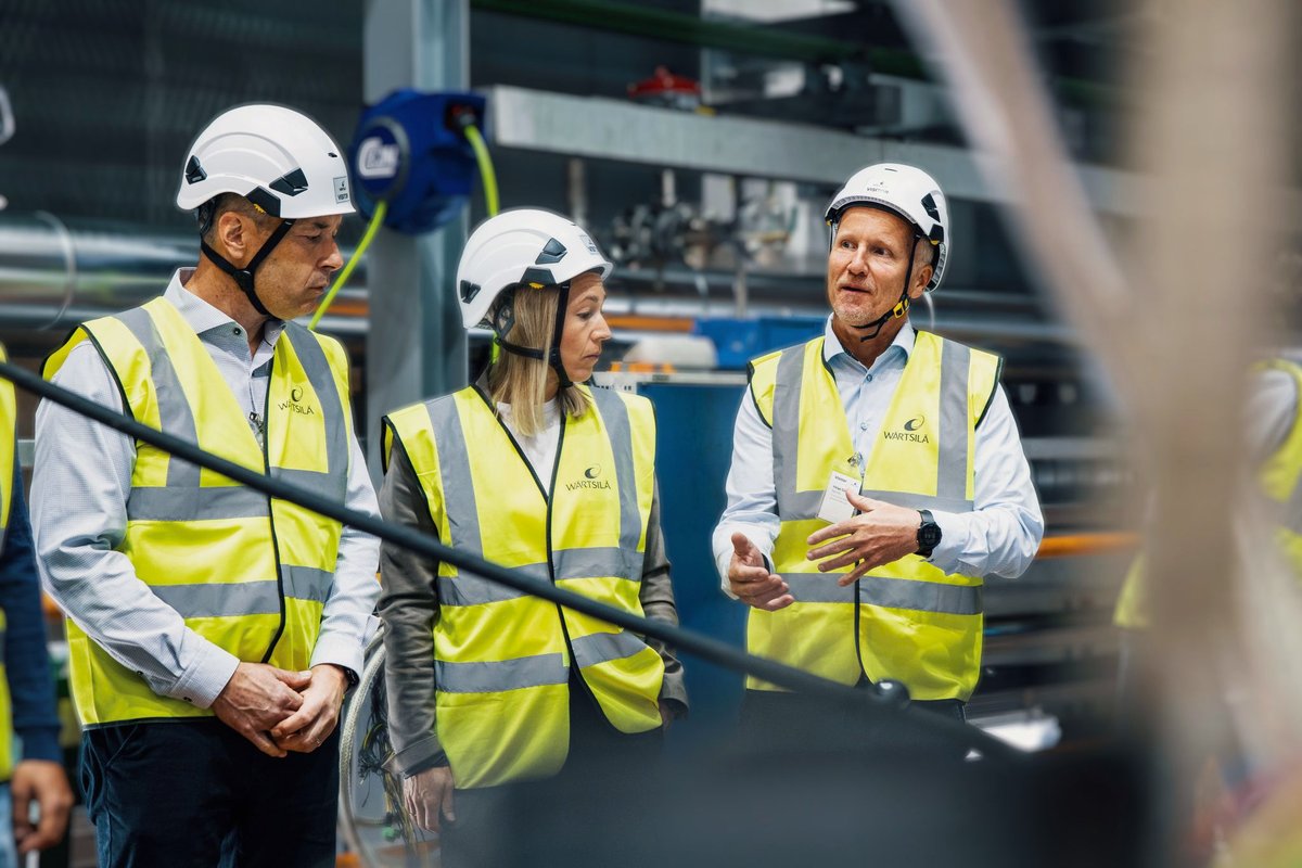 wartsilacorp's tweet image. From vision to reality: Partners from the #ApolloProject gathered at STH in Vaasa to witness the engine that will drive @Eidesvik’s Viking Energy — the #WorldsFirst offshore vessel running on #ammonia.

Discover the #Wärtsilä25: lnkd.in/eMaJbxMM 

#Decarbonisation