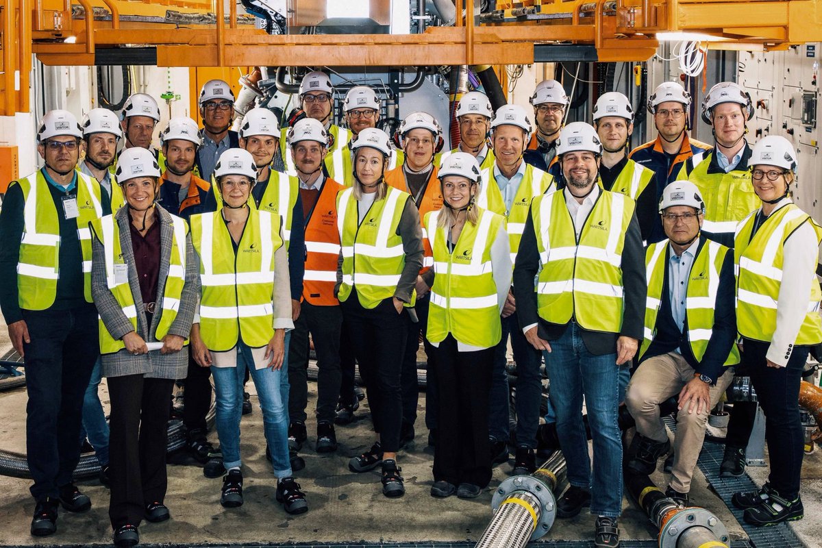 wartsilacorp's tweet image. From vision to reality: Partners from the #ApolloProject gathered at STH in Vaasa to witness the engine that will drive @Eidesvik’s Viking Energy — the #WorldsFirst offshore vessel running on #ammonia.

Discover the #Wärtsilä25: lnkd.in/eMaJbxMM 

#Decarbonisation