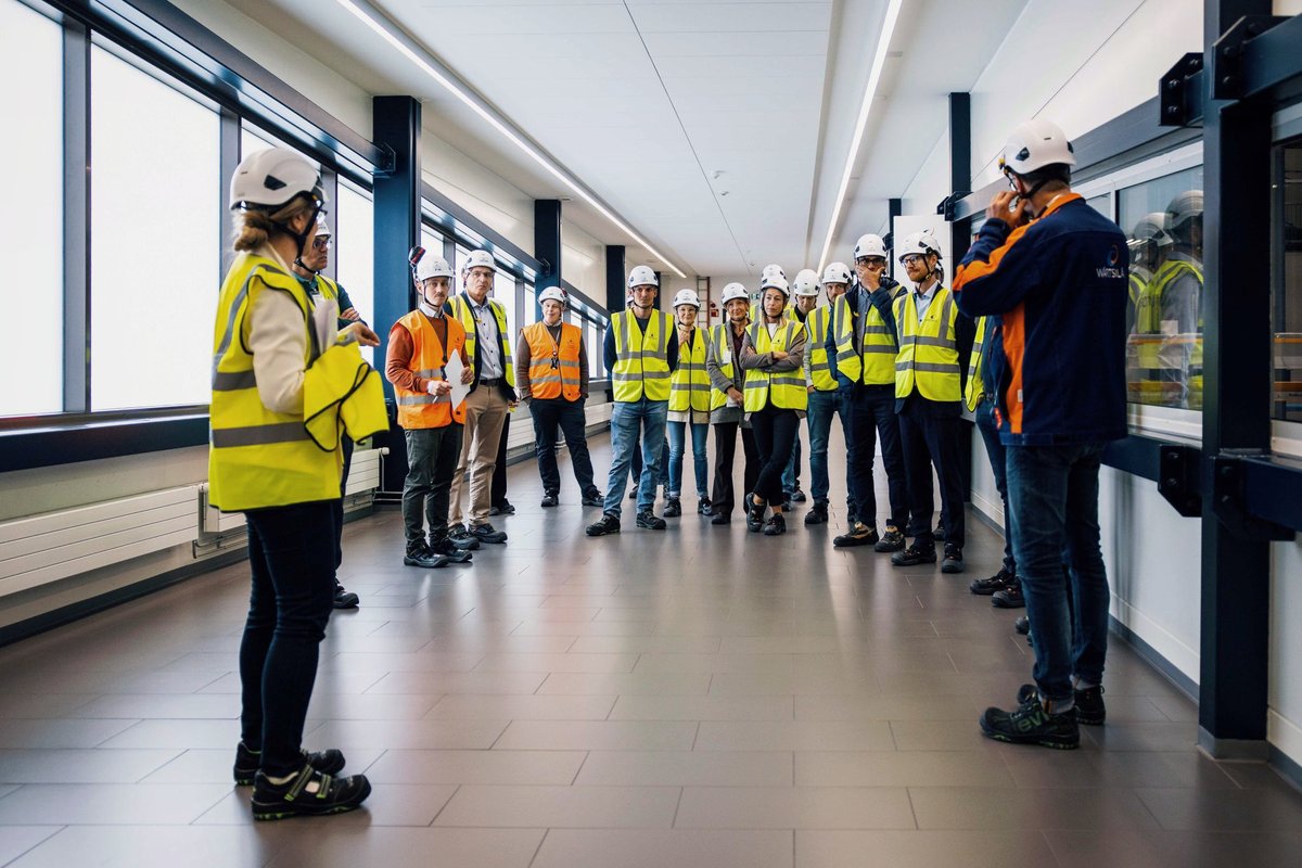 wartsilacorp's tweet image. From vision to reality: Partners from the #ApolloProject gathered at STH in Vaasa to witness the engine that will drive @Eidesvik’s Viking Energy — the #WorldsFirst offshore vessel running on #ammonia.

Discover the #Wärtsilä25: lnkd.in/eMaJbxMM 

#Decarbonisation