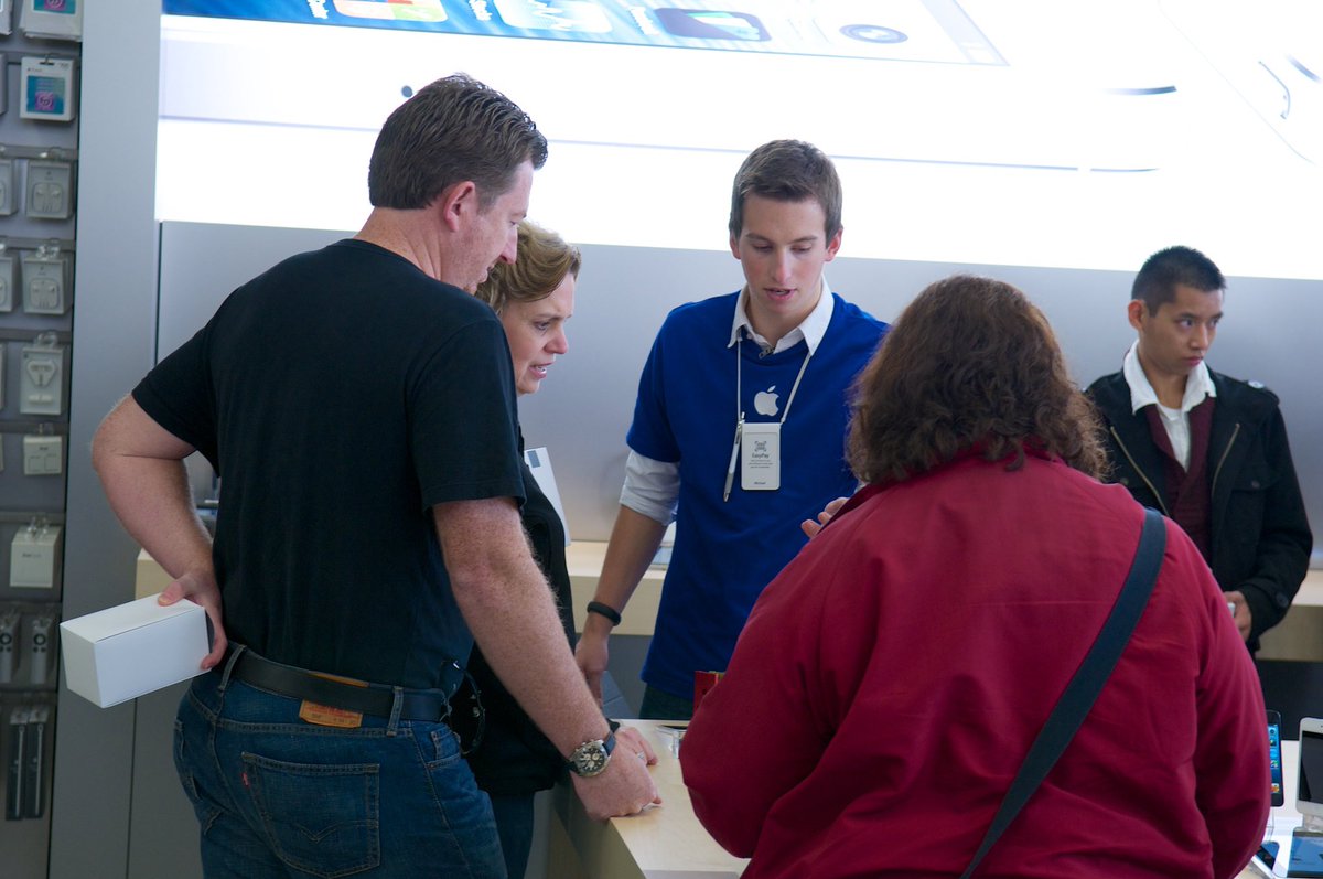 Fun fact: <a href="/JHawkShoots/">JHawk</a> and I worked at the same Apple Store at the same time for only like a couple months I think 😂