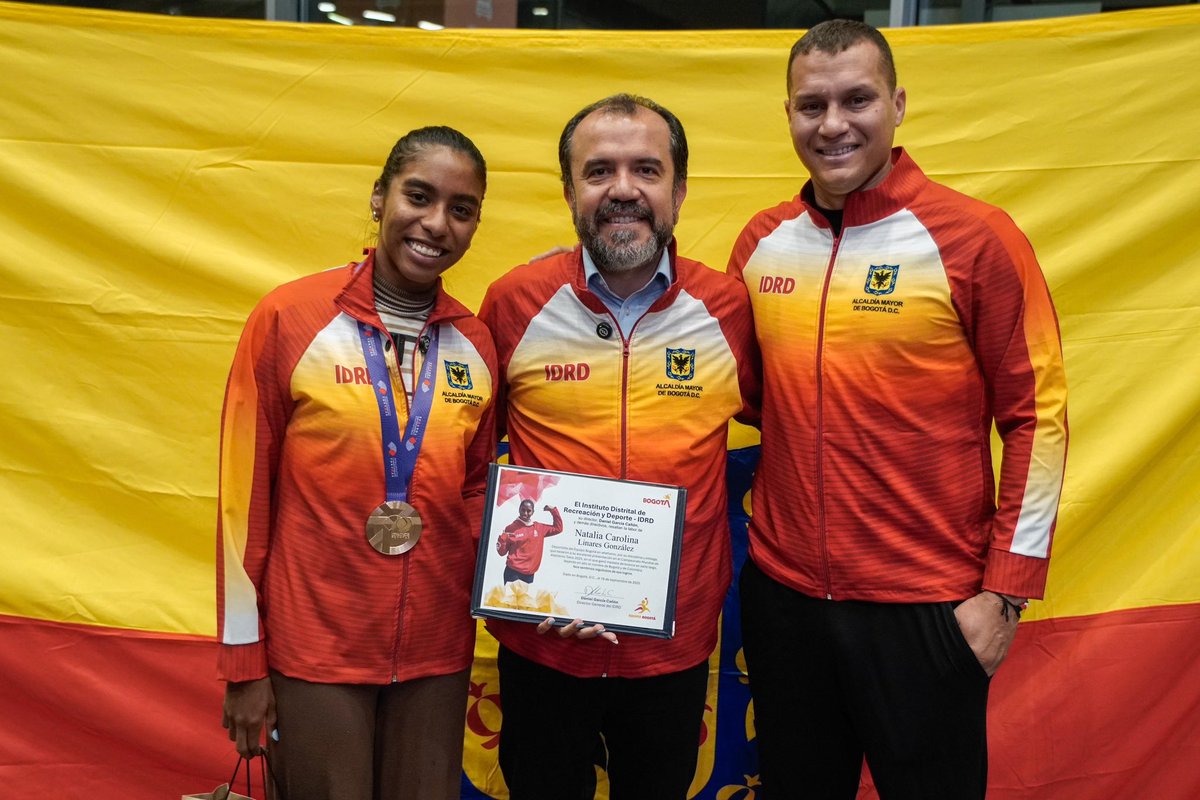 danielgarciacg's tweet photo. Hoy recibimos con orgullo a Natalia Linares, medallista de bronce en salto largo en el Mundial de Atletismo de Tokio.
Con solo 22 años ya está en el top 8 del mundo. Su talento le asegura participación en los principales eventos internacionales.
¡Bienvenida, campeona, orgullo del #EquipoBogotá!