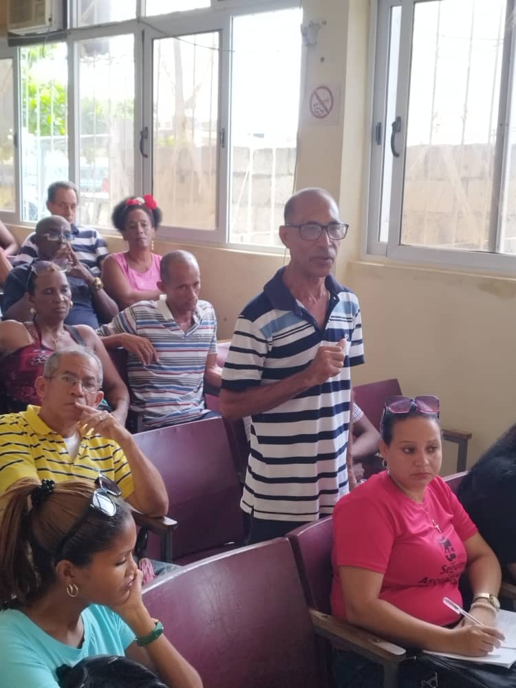 ArandaCreagh's tweet photo. A la Unidad Territorial de Normalización llegamos los diputados de #Guantánamo como parte de las acciones que aseguran la rendición de cuentas del CITMA a la Asamblea Nacional del Poder Popular. Importantes sugerencias analizamos para mejorar su trabajo #UnidosXCuba https://t.co/poZtcitfqx