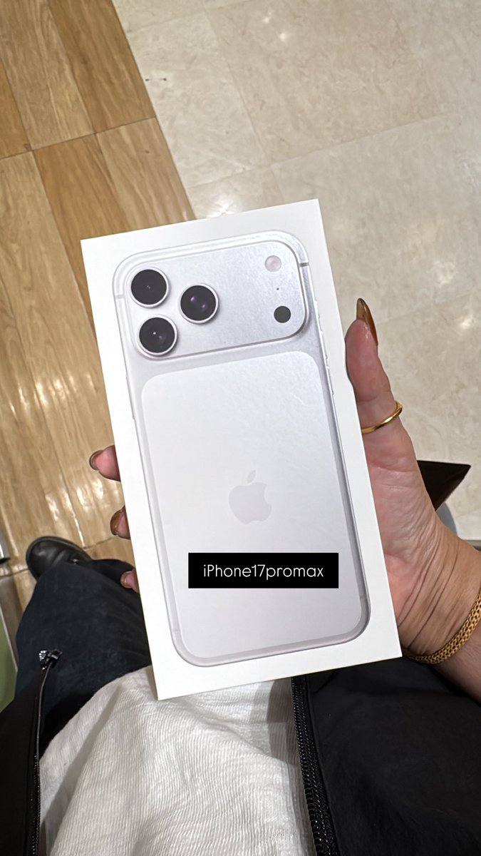 yui245aig9's tweet photo. 最速ゲット
#iphone17promax https://t.co/hi9rvaGR5V