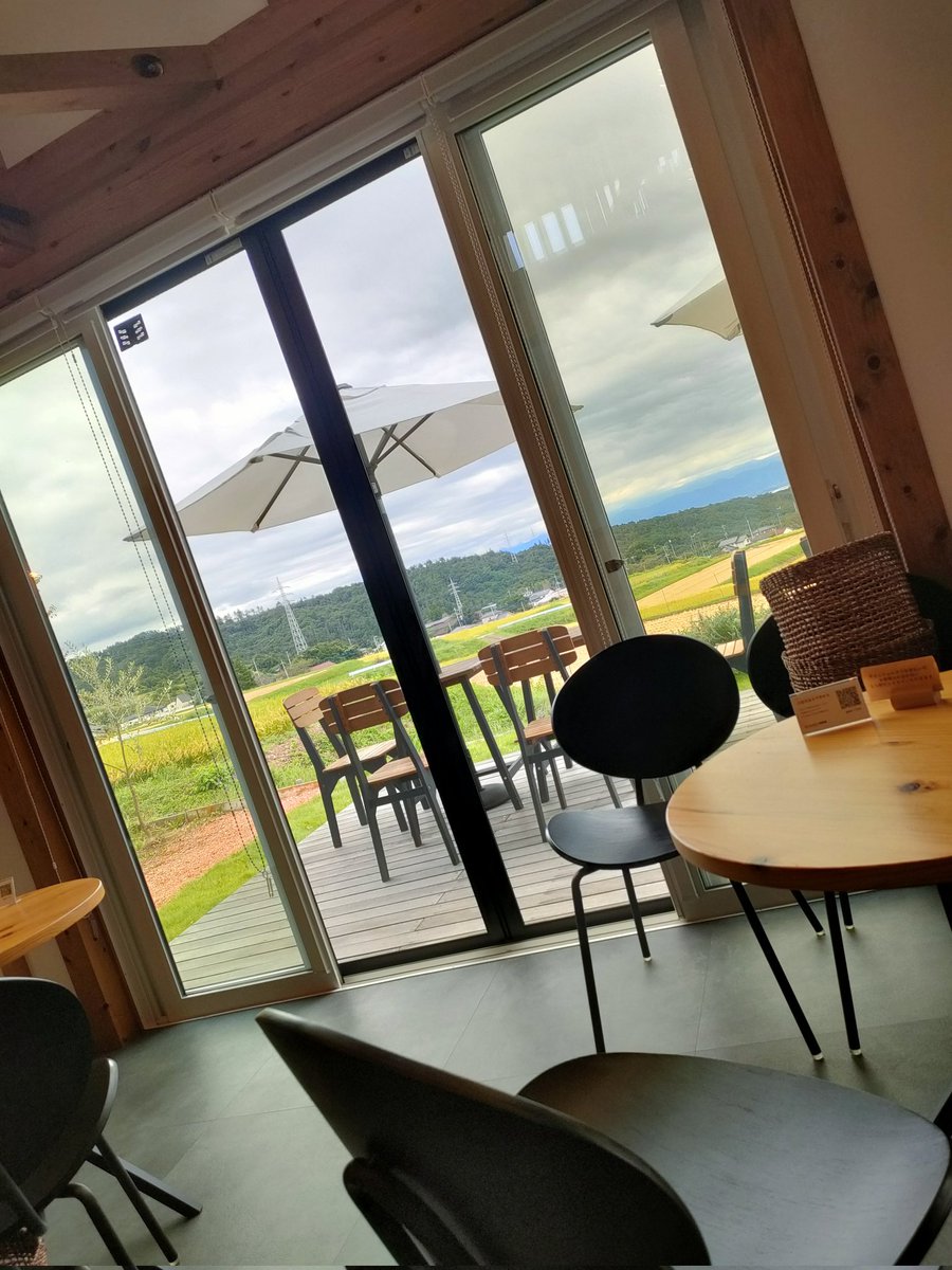 BondCafe_114's tweet photo. 今日は久しぶりにクーラー無しでお店やっています
涼しいですね😊 https://t.co/4sHscCNdHw