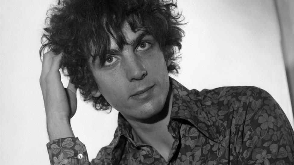 tapes20187445's tweet photo. Syd Barrett (1946/01/06-2006/07/07)
#SydBarrett #PinkFloyd #MadcapLaughs #Barrett #足立発潜伏対応触盤歴2025 https://t.co/hLAu6vezMU