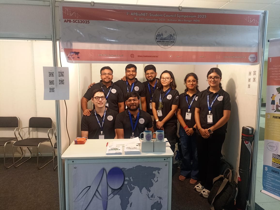 apb_sc's tweet photo. ✨ #InCoB2025 is off to an inspiring start at Bose Institute, Kolkata! 🚀
Day 1 brought together passionate students, thought-provoking keynotes, and a vibrant exchange of ideas that set the stage for an exciting journey ahead. 🌍💡
#Bioinformatics #APBioNET https://t.co/3dZ9EtjxnG