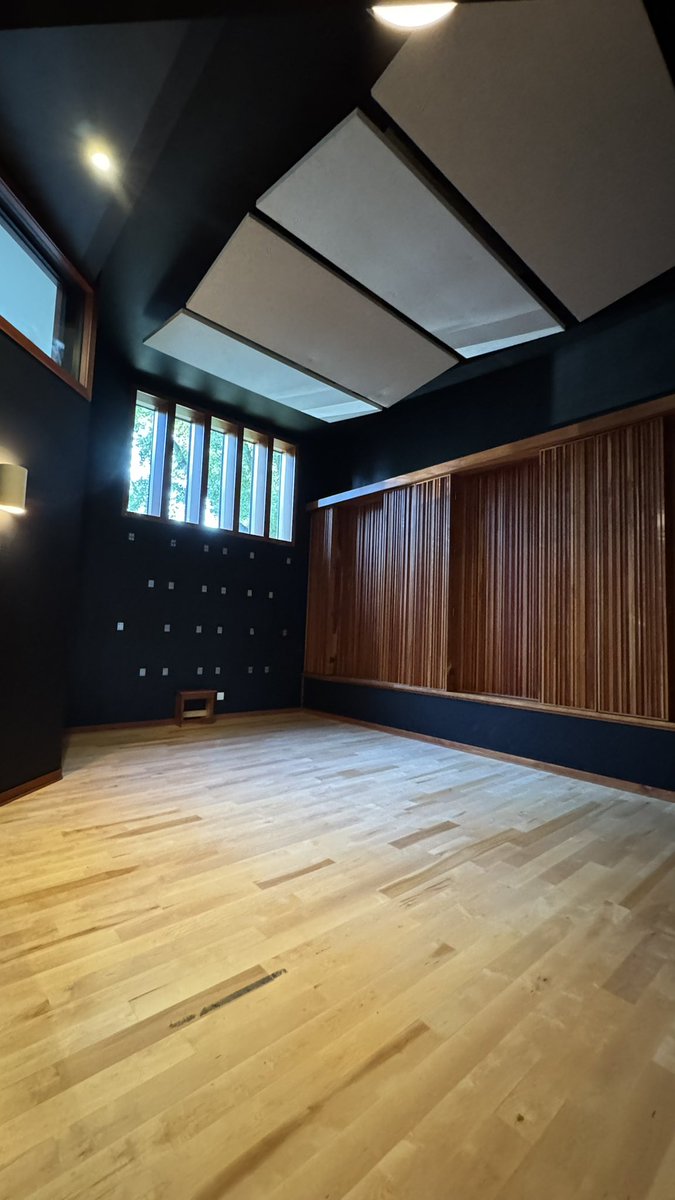 TendStudio's tweet photo. The new studio got a fresh coat of paint, a deep grey nearly black &amp; we are LOVING the vibes. https://t.co/t3Zleh8sOr