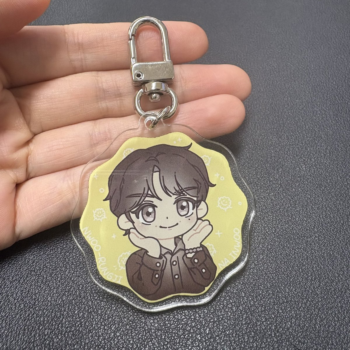 생카에서 나눔하고 싶어서 키링을 만들어봤어유