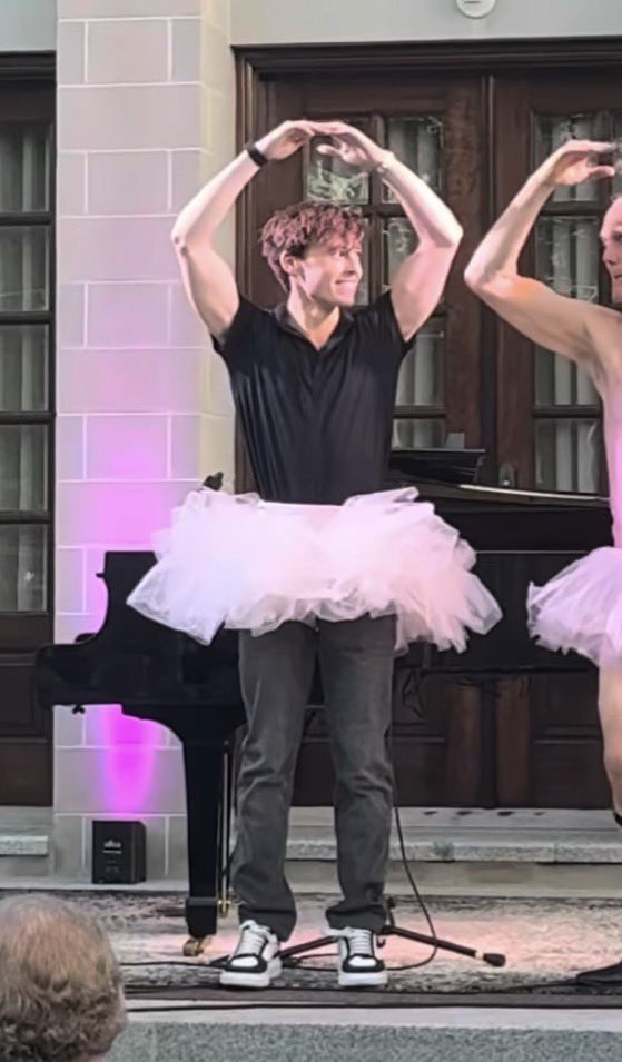 SGOATTDIXON's tweet photo. THE CUTEST BALLERINA!!! https://t.co/tJqXPPkIsT