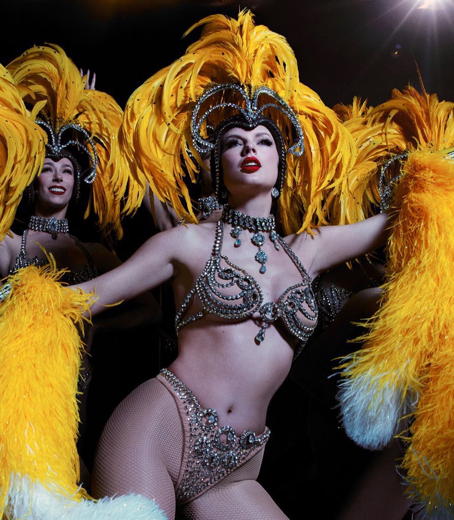 LaPuercaylor's tweet photo. 🚨 Taylor Swift lanzará una PELÍCULA SECRETA para "The Life of a Showgirl" el fin de semana de lanzamiento del álbum, según The Hollywood Reporter. https://t.co/IsKbkZfagt