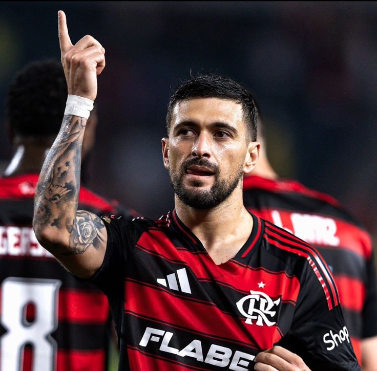 Noite de Copa tweet media