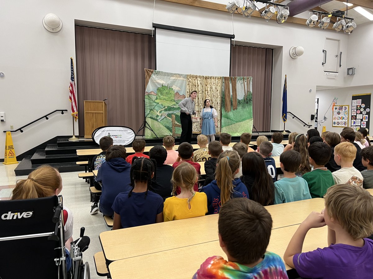 ClassroomD4's tweet image. Thank you @NVEnergy for sponsoring Bright Star&apos;s performance of a &quot;Wattage of Oz.&quot; Fun way for our #Hunsberger students to learn more about renewable and non-renewable resources. @WashoeSchools