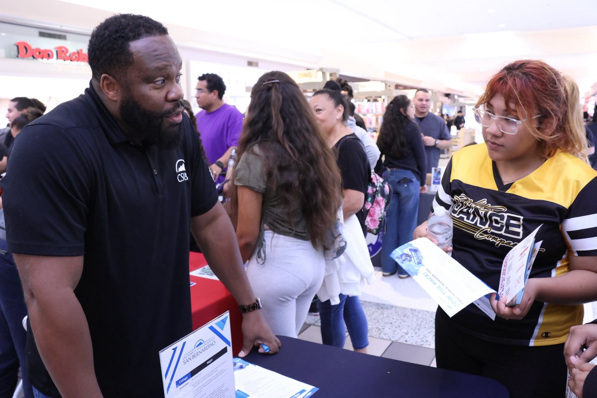 SBCityUSD's tweet image. College Night at Inland Center Mall was a huge success! Our SBCUSD students showed up with curiosity, drive and a clear vision for their futures. Their brilliance is paying off — they are college bound, and we couldn’t be prouder. 🎓💫
#SBCUSDShines #CollegeBound #FutureIsBright