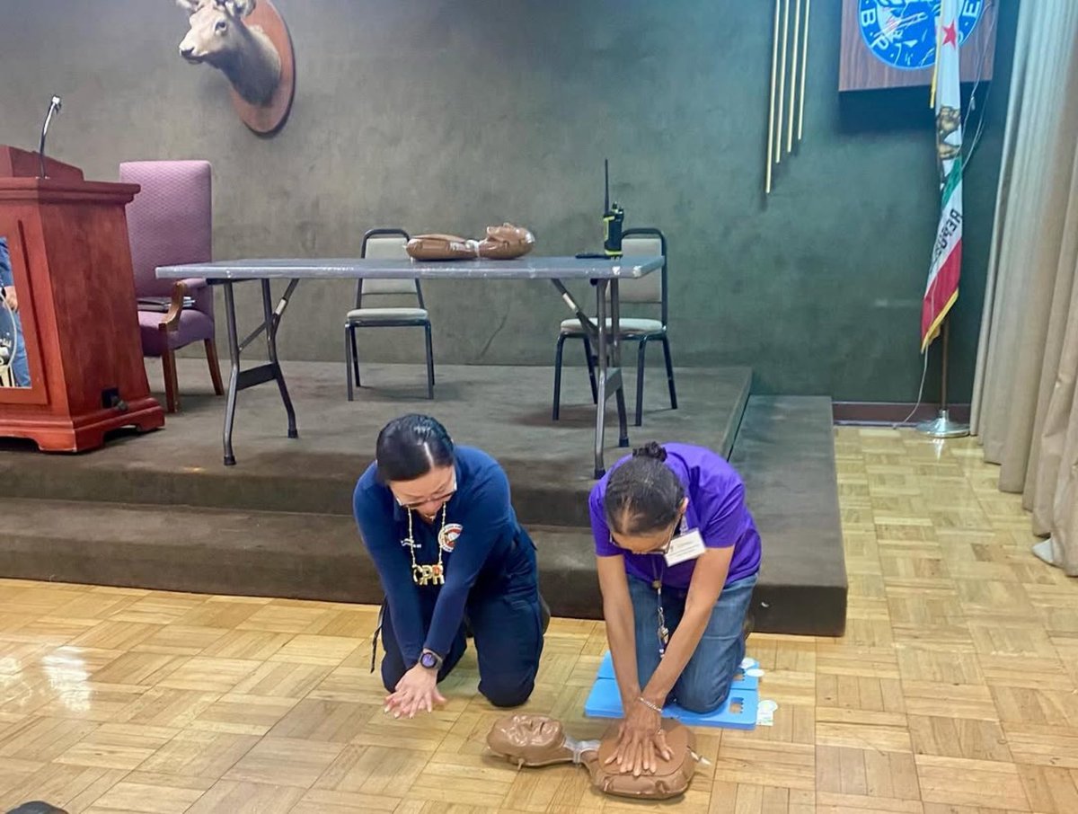 LACOFD's tweet photo. #Community

On Wednesday, 9/17, Community Services Liaisons Rosemary Vivero &amp; Gina Chan, along with Division 1 Senior Secretary III Natalie Rauda &amp; Medium Truck Driver Elliot Hoffman provided #HandsOnlyCPR Training to 60 Northrop Grumman retirees at the City of Gardena Elks Club. https://t.co/Vo4z4IGMFS