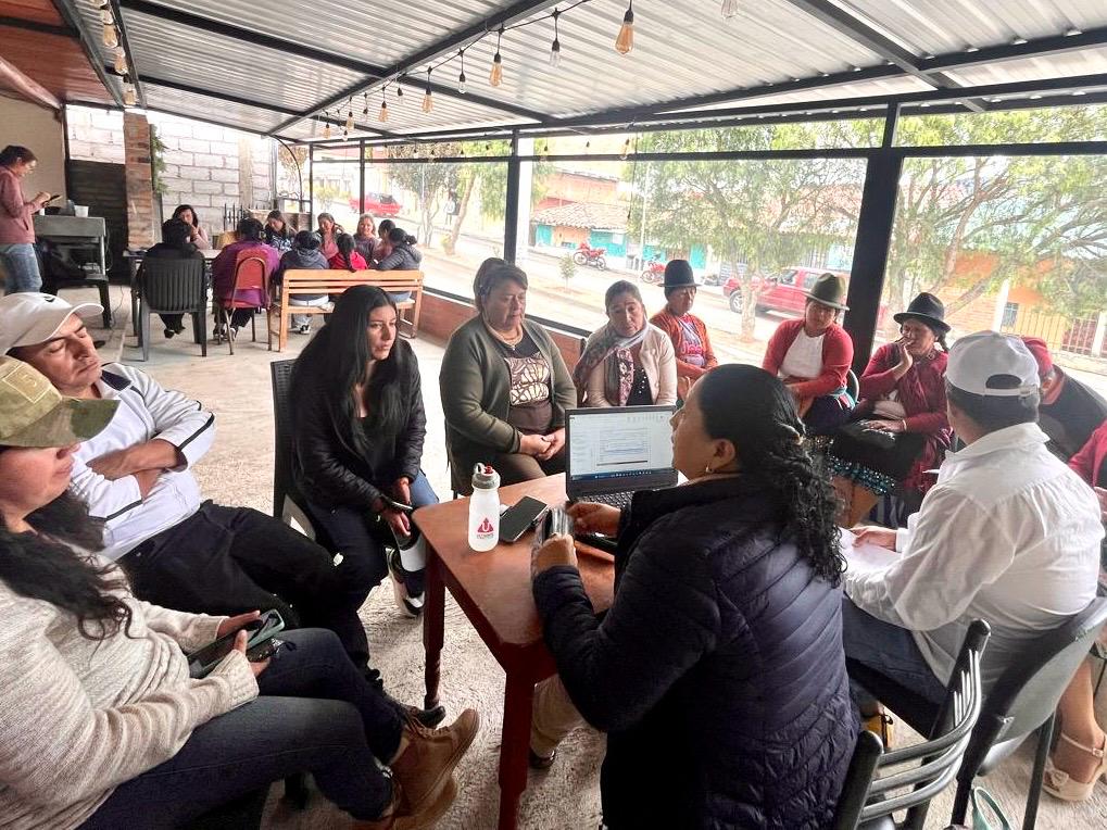 Agricultura_CZ6's tweet image. #Azuay | En coordinación con técnicos de #PROFECPIAM realizamos el levantamiento del diagnóstico de capacidades en el cantón Nabón. 

Participaron 3 organizaciones postulantes con el fin de identificar sus potencialidades, necesidades y propuestas.  

#ElNuevoEcuadorImpulsa