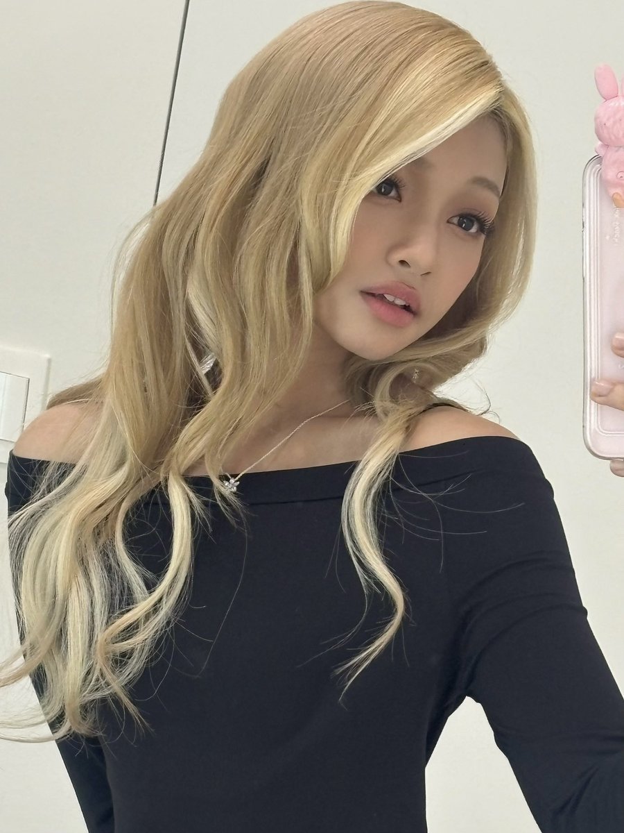 UNIS_offcl's tweet photo. for the dollies 🎀

#UNIS #유니스 
#GEHLEE #젤리당카 https://t.co/Ztn4T8YEfn