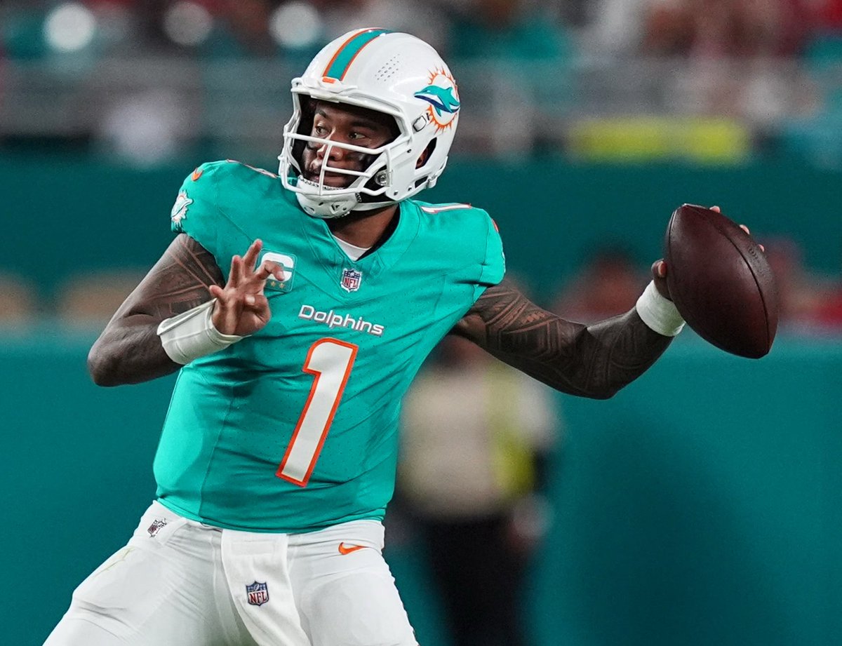 h8erhood's tweet image. Tua Tagovailoa : “F*ck it, there’s a Bills defender down there somewhere”