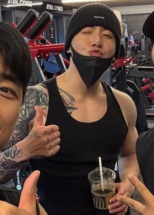 kookittye's tweet photo. RT @JeonJungkook_BR: JUNGKOOOOOK! https://t.co/5si1gsjYwk