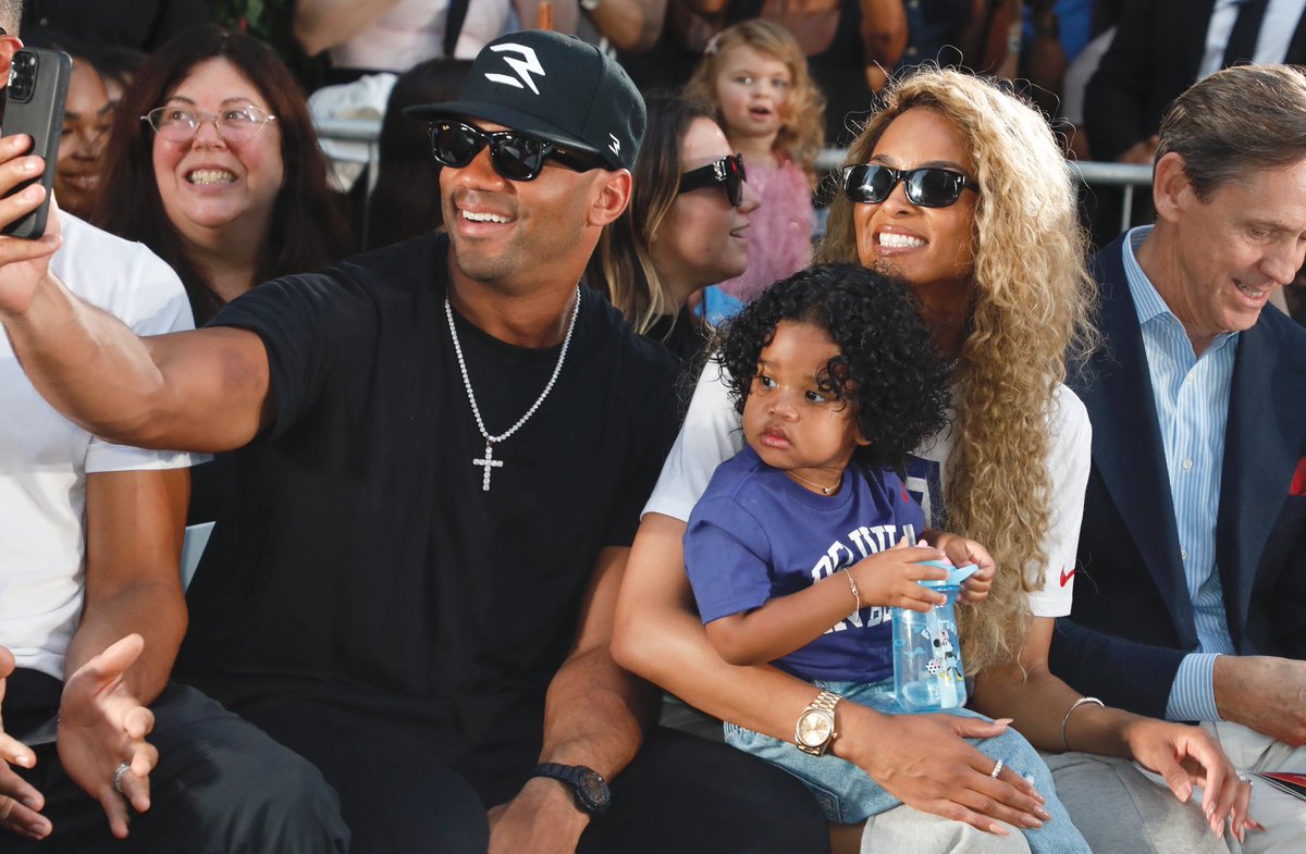 CiaraWorldNet's tweet photo. The Wilsons attend Macy's and Rookie In The City fashion show (06.18) https://t.co/fTGBtlFDR6