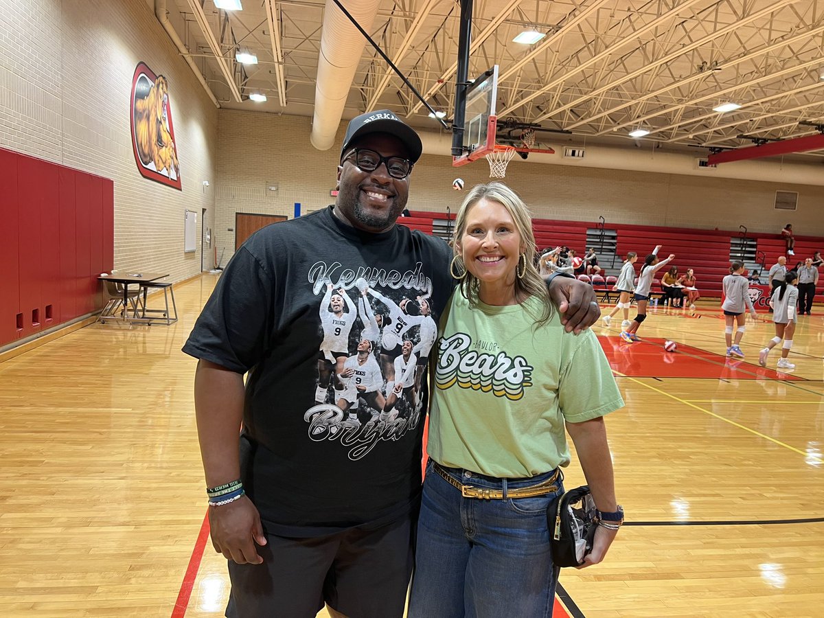 Dr. Shelly Spaulding (@sdspaulding) on Twitter photo Good things come from <a href="/Baylor/">Baylor University</a> and the 〽️!
I am always so happy to see the Bryant family! Love that our girls play volleyball, and we get to see them more often now! This guy and his family are one of a kind.🤩 Good things come from <a href="/Baylor/">Baylor University</a> and the 〽️!
I am always so happy to see the Bryant family! Love that our girls play volleyball, and we get to see them more often now! This guy and his family are one of a kind.🤩