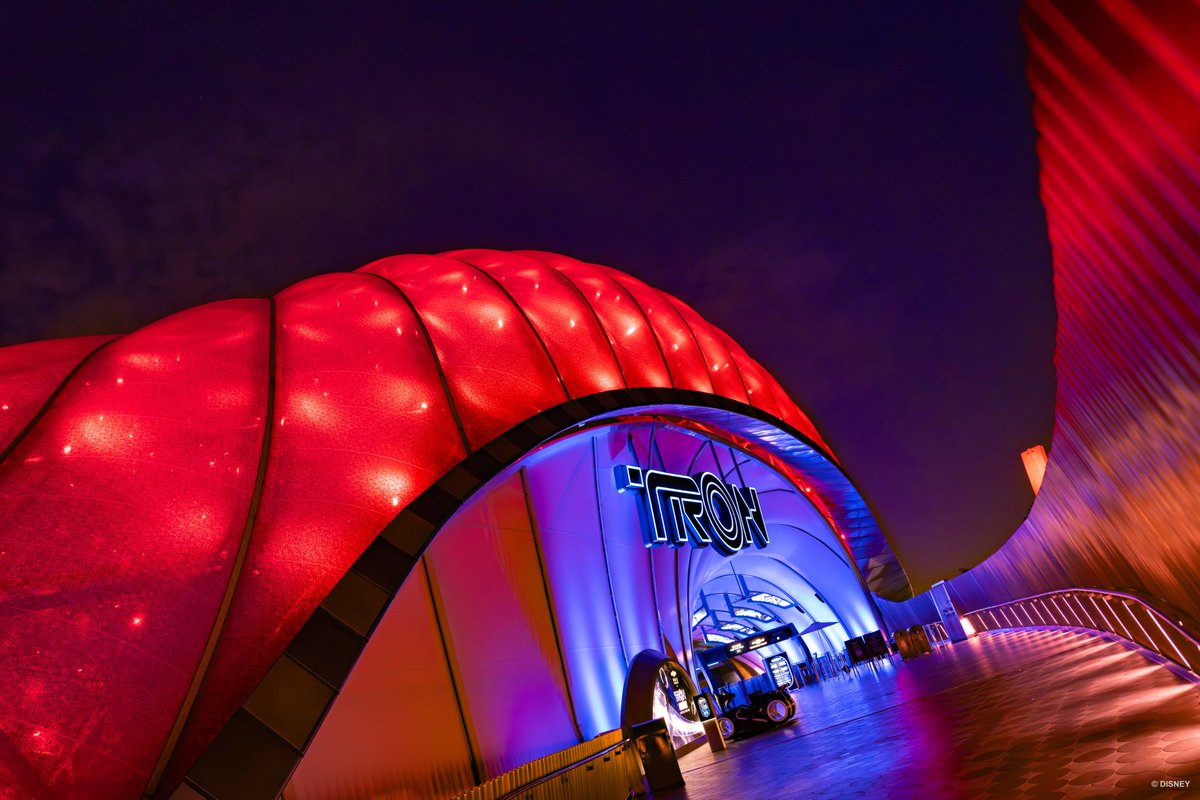 トロン・リディファイン｜未来世界で期間限定の魔法体験！／ 映画