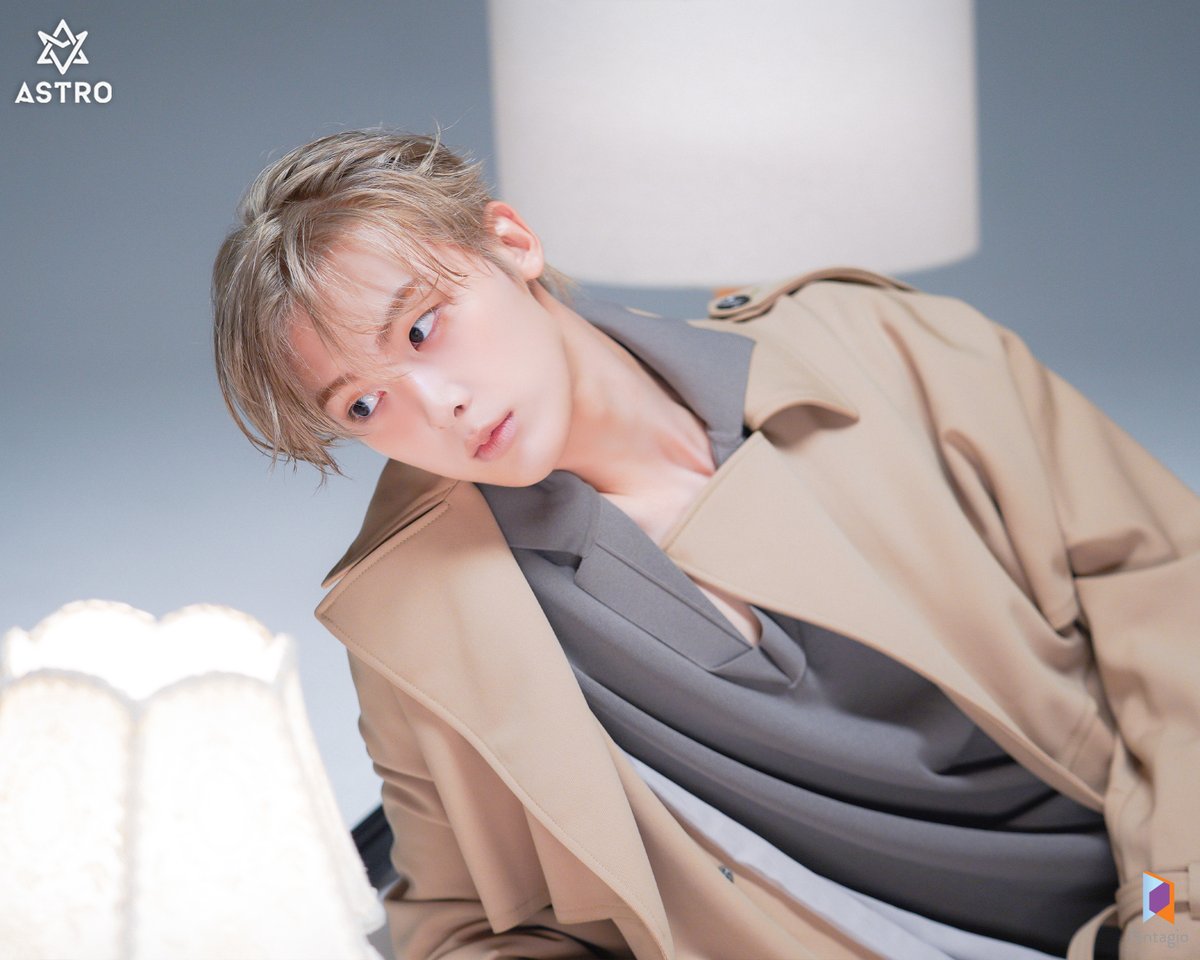 [#윤산하] [비하인드컷] #wkorea 화보 촬영 현장

W Korea에서 볼 수 있었던 윤산하의 색다른 매력✨
비하인드 컷으로도 만나보세요🤗

#YOONSANHA
#아스트로 #ASTRO
