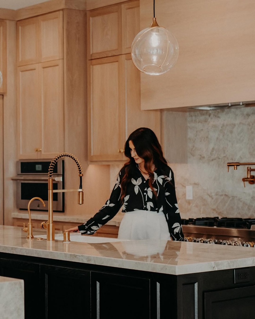 Discover the exquisite beauty of Taj Mahal quartzite at Elements Room. Whether you're designing a kitchen, bathroom, or feature wall, this stunning stone adds timeless elegance and sophistication. Visit us today to explore our variety and bring your vision to life.