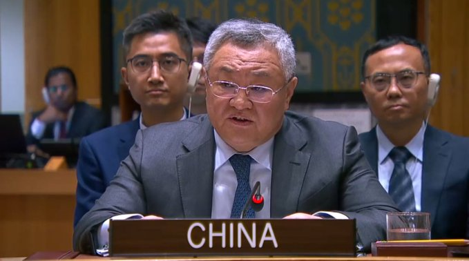 IFENG__official's tweet photo. The Security Council failed to pass the draft resolution on a ceasefire in #Gaza on September 18th. 

Chinese Ambassador to the UN #FuCong @ChinaAmbUN said the #UnitedStates is abusing its veto power and urged Israel to halt its military operations immediately, and urged the United States and the international community to work together to achieve a ceasefire.