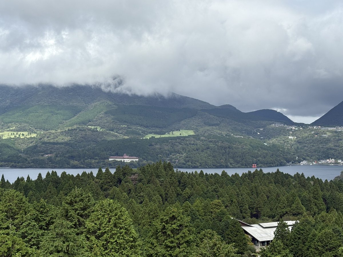 箱根峠の道の駅きた！！！！

登り切ったぞ！！

電波悪すぎて配信できないの悔やまれる📡

あとは下るだけだ！！！！！