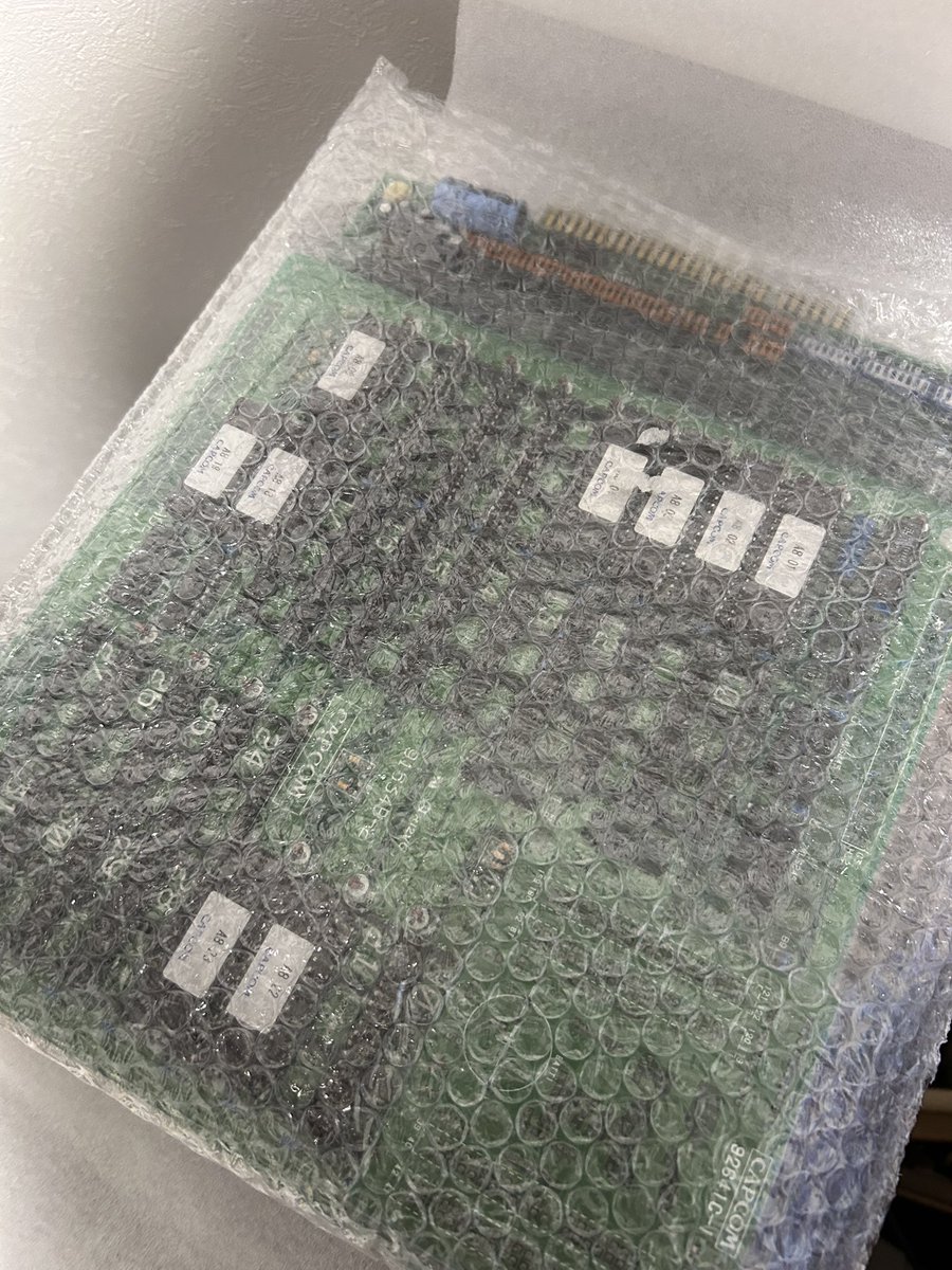 YMCK_Nakamura's tweet image. 久々におっきな買い物してしまった
そしてCPシステムが意外とコンパクトで驚き。この小さな基板が大魔界村やストIIといった名作を生み出したと思うと感慨深いなあ…
#エリア88 #カプコン #アーケード基板