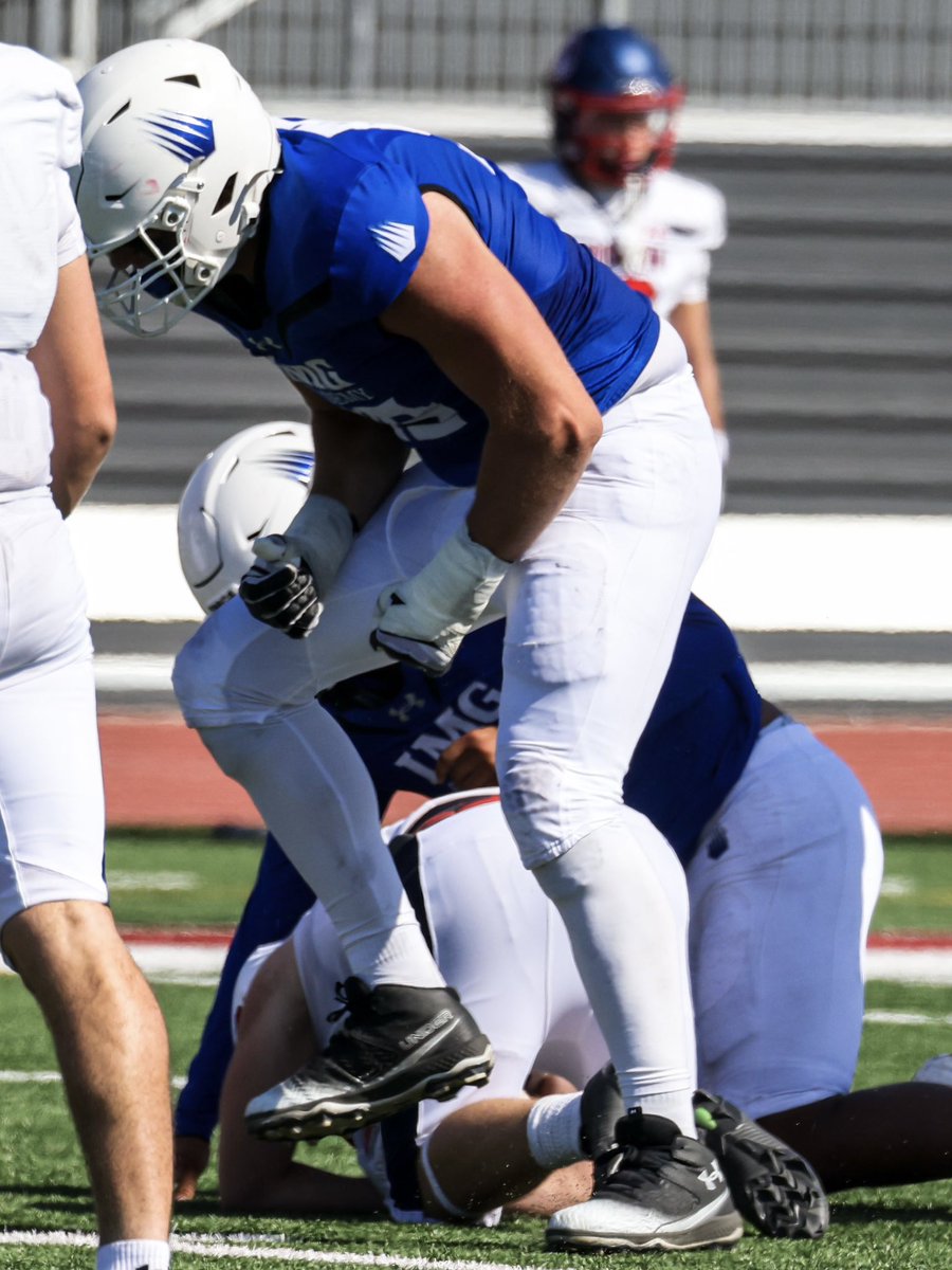 PrestonJCareyPJ's tweet photo. Expectations aren't a burden they're a privilege #KeepWorking #GrindNeverStops @IMGAcademy @IMGAFootball #IMGNational https://t.co/4T5qBOXUEe