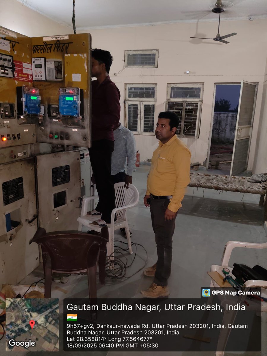 grnoidauppcl's tweet photo. अनुरक्षण माह के अंतर्गत 33/11 केवी विद्युत उपकेन्द्र दनकौर (पुराना) पर 11 केवी VCB की टेस्टिंग व खराब उपकरणों के प्रतिस्थापन का कार्य संबंधित अवर अभियंता द्वारा युद्ध स्तर पर किया जा रहा है, ताकि आगामी त्योहारों पर निर्विघ्न विद्युत आपूर्ति सुनिश्चित की जा सके। https://t.co/eSw7t9dQhF