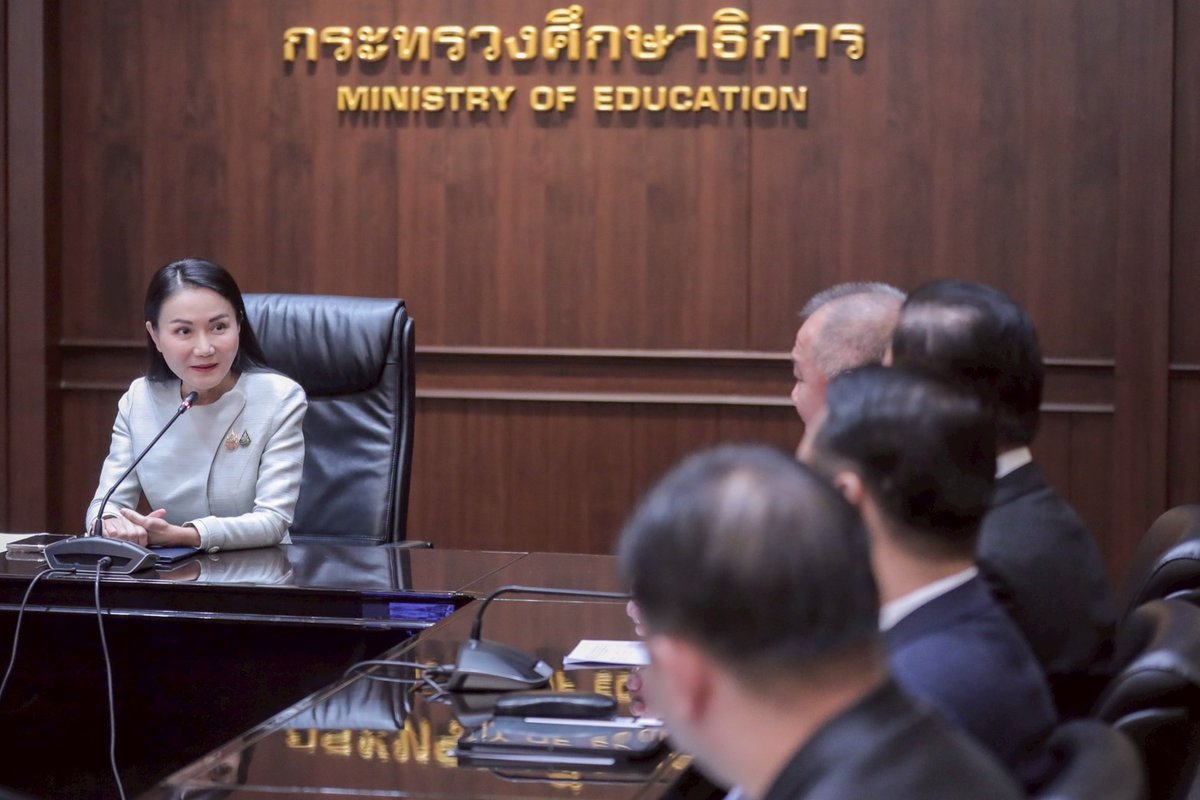 “รมว.นฤมล”ฝากทบทวนเกณฑ์ทุน ODOS ไม่ควรตีกรอบความยากจน เปิดทาง เด็กทั่ว ปท.เข้าถึงโอกาส พร้อมติดตามนักเรียนทุนกลับมาพัฒนาประเทศ

เมื่อวันที่ 19 ก.ย. ศ.ดร.นฤมล ภิญโญสินวัฒน์ รัฐมนตรีว่าการกระทรวงศึกษาธิการ เปิดเผยภายหลังการประชุมชี้แจงสถานศึกษารับสมัครนักเรียนและนักศึกษา