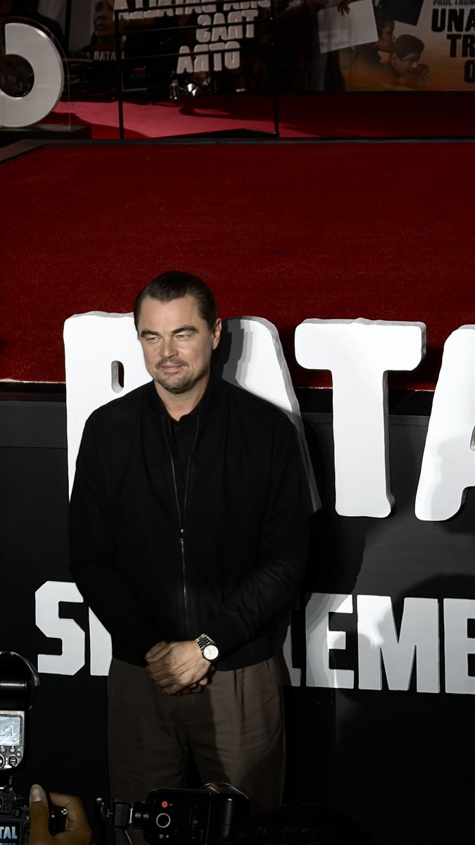 Moveeks's tweet image. Terminando la alfombra roja de #UnaBatallaTrasOtra, donde estuvieron #LeonardoDiCaprio, #BenicioDelToro, #ChaseInfiniti y el director #PTAnderson
@WBPictures_Mx