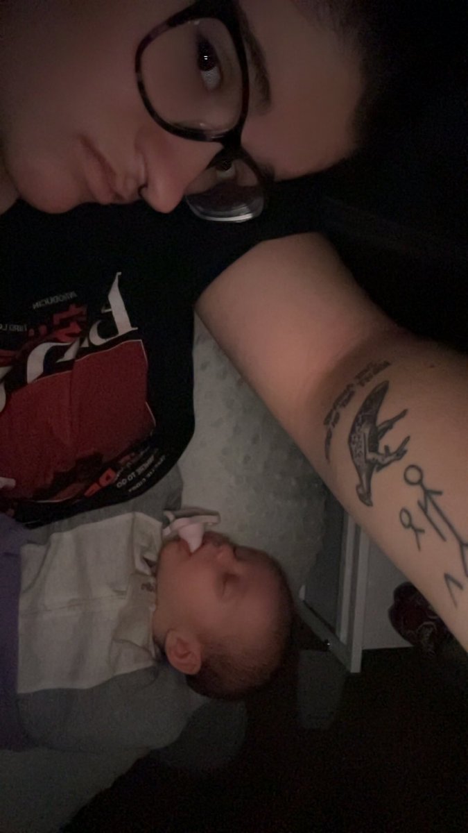 not Violet falling asleep before her first parx release… come on girl

#IFLYRICSWERECONFIDENTIAL