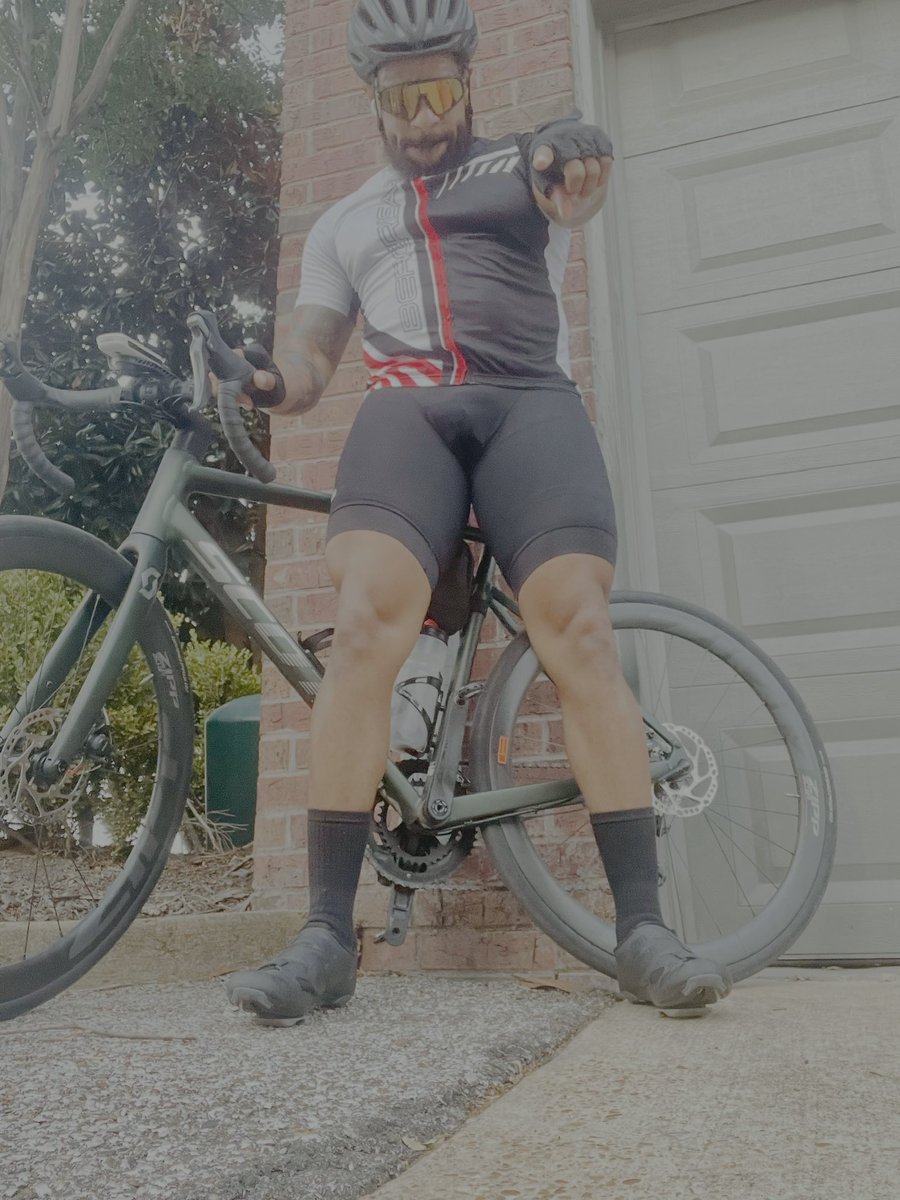 DavinClemons's tweet photo. I just knocked out a little 20-piece in an hour and some change! Had a healthy and safe bike ride today! I didn’t see any trouble, so we DO NOT NEED THE NATIONAL GUARD’S HELP IN MEMPHIS!! Thanks, but NO THANKS!! #IamUnleashed #TourDeMemphis #SouthMemphis #NoNationalGuardInMemphis https://t.co/uSfeTXpcBD