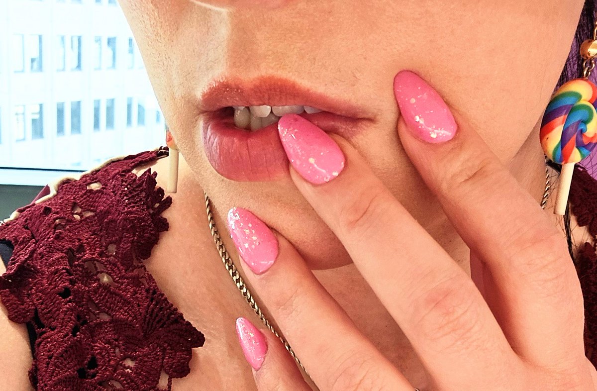 Good little paypigs actually following through for mommy 💖
You want to tribute further? Beem me or gift me through my Throne.
Links in my bio