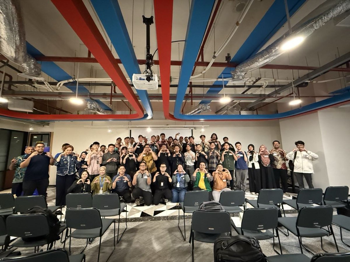 alibabacloudid's tweet image. 🎉 Yesterday, we hosted our very first @Alibaba_Qwen meetup in #Jakarta - and it was a blast!
A huge thank you to everyone who came out to join us, and to all our amazing speakers for sharing their projects, and expertise. 🙌
Looking forward for meetups to come!
#QwenMeetups