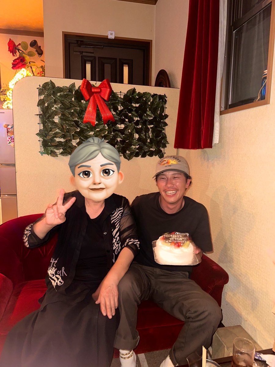 1995_0301's tweet photo. family
😭 🫰 https://t.co/As9wTMAlxK