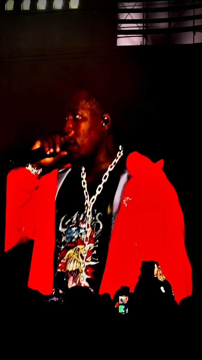 oMarkjs tweet picture