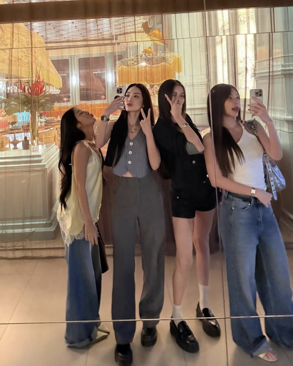 jorjorx_'s tweet image. เมะ 3 เคะ 1 🫢 
#meenaxrina #ciizezphr #viewbenyapa #kapookphat