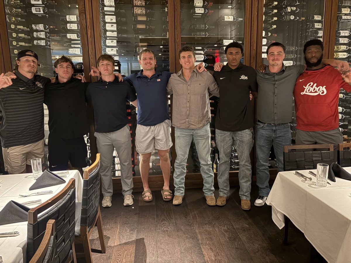 jaxtonjay's tweet image. Bye Week LB Dinner‼️🐺 #LoboUp #HitSquad