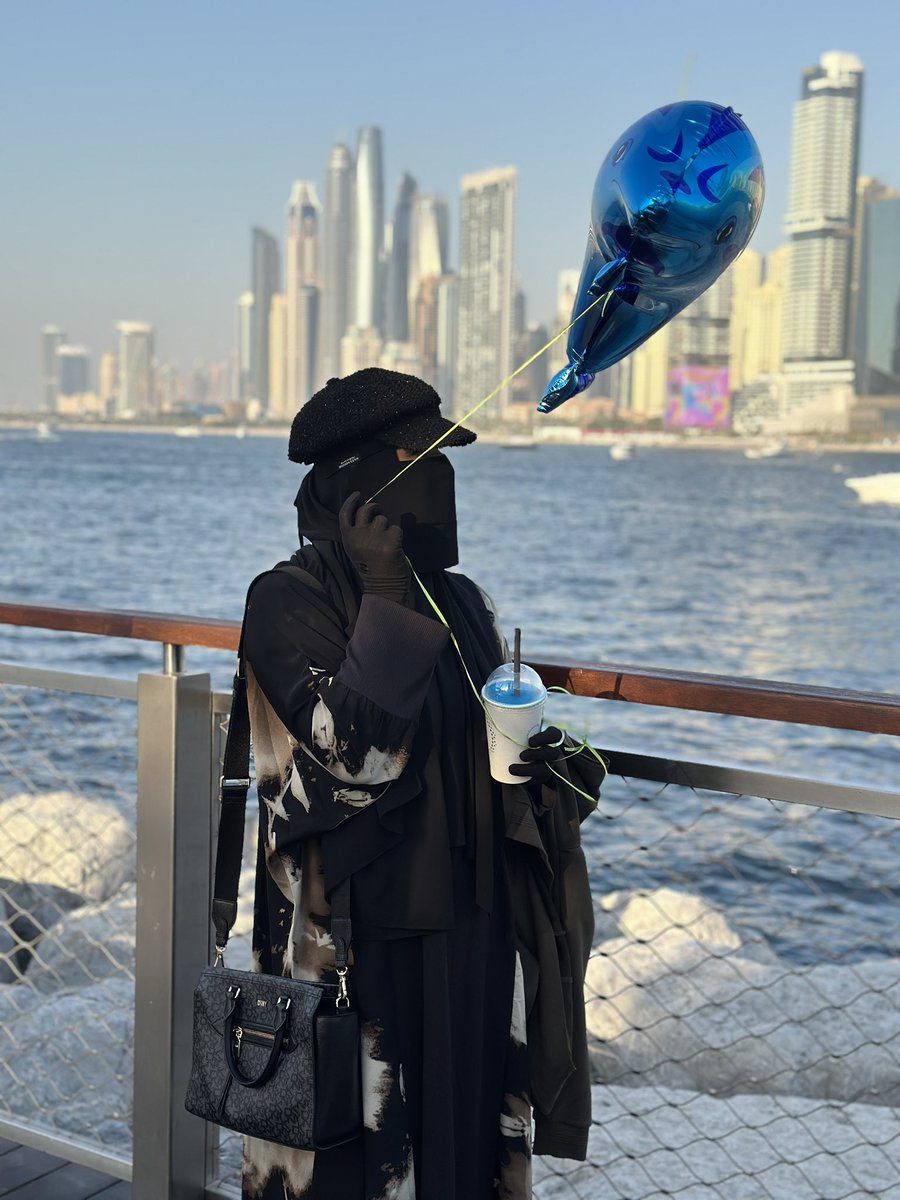 nida_febin's tweet image. Bluee